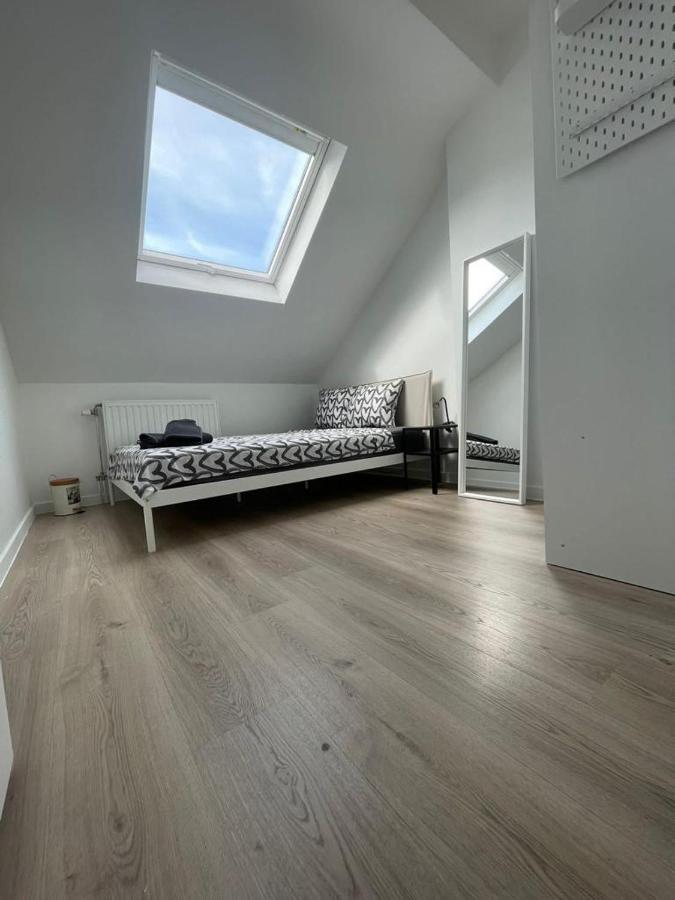 Schaerbeek Room 2 Brussel Bagian luar foto